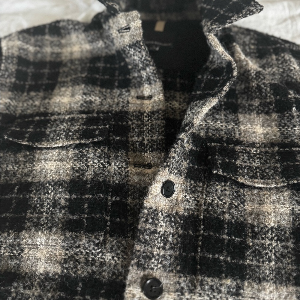 Banana Republic Black and White Plaid Button Down Shirt